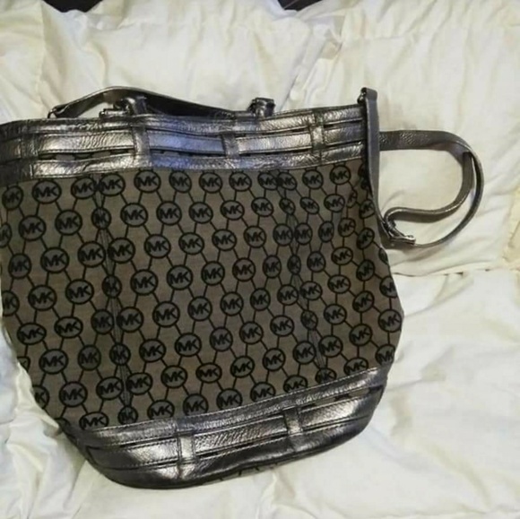 MK purse - Picture 5 of 5